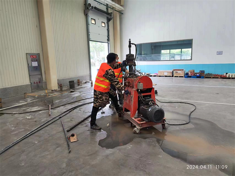 侨乡街道开发区厂房地面下沉塌陷注浆加固施工